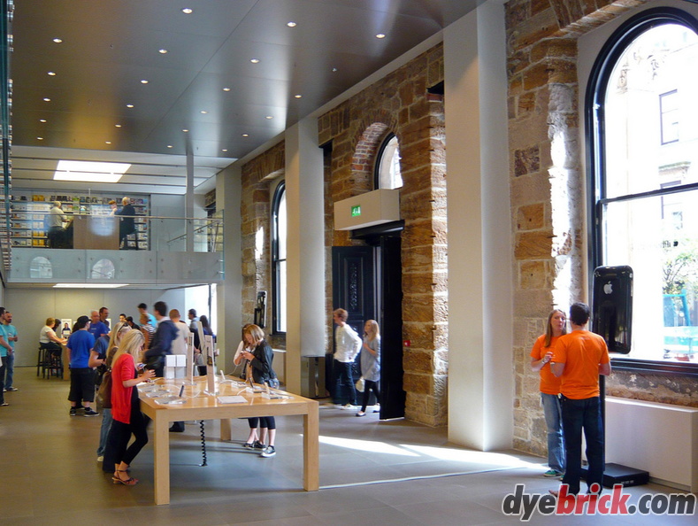 apple-store-glasgow.jpg